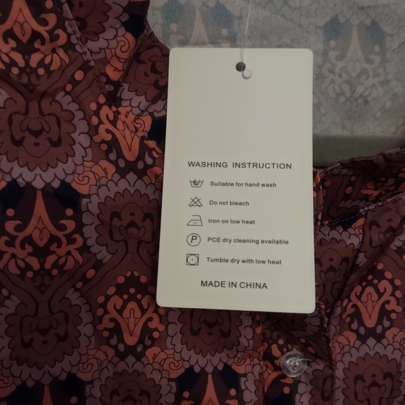 La Mode (NWT) Ladies Blouse - Picture 4 of 4